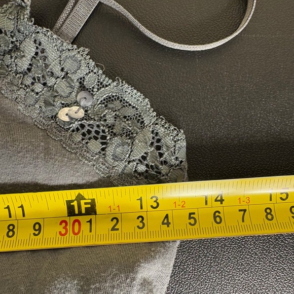 Y2K Aeropostale Lace Trim Sequin Cami Tank Top Womens Size M Gray Long Layering - Picture 7 of 10